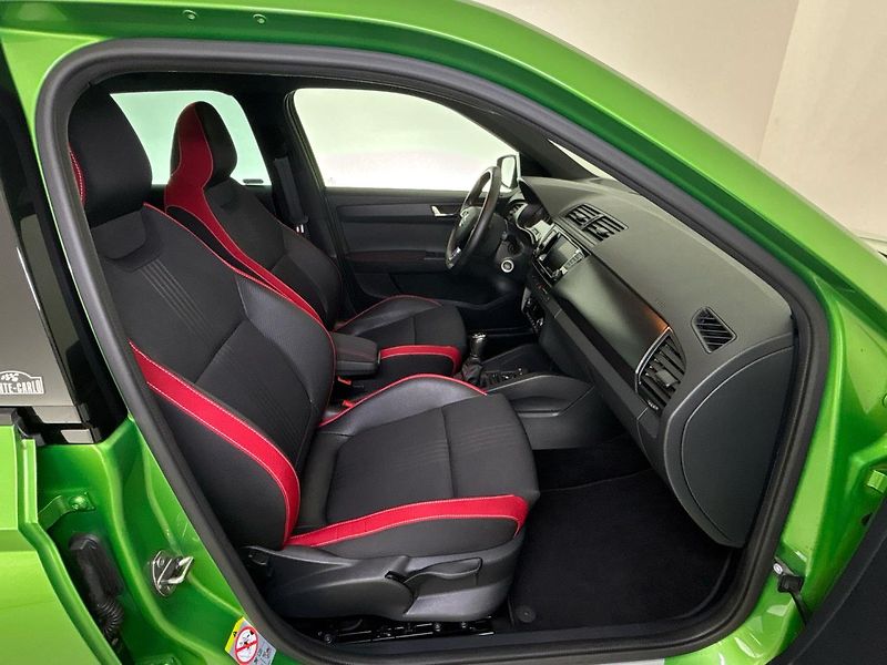Škoda Fabia Monte Carlo - fotka 9 z 28
