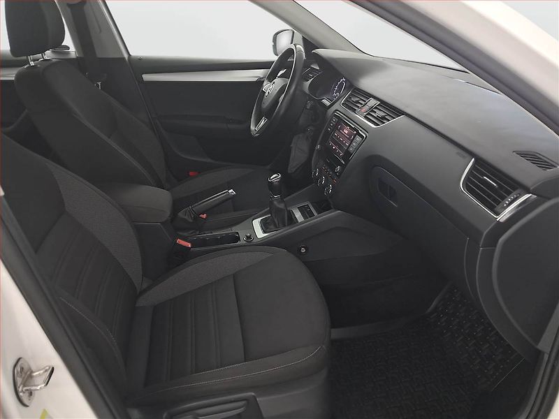Škoda Octavia (2018) Ambition 1.6 TDI, Tempomat - fotka 9 z 15