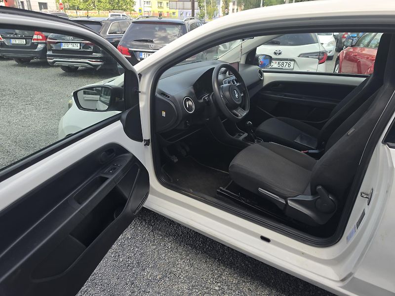 Volkswagen up! 1.0 MPI 55kw - fotka 5 z 17