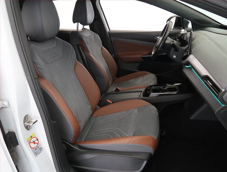 Volkswagen ID.4 (2021) Pro Perf. (82 kWh), digi klima - fotka 9 z 24