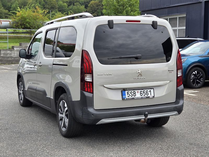 Peugeot Rifter (2020) 1.5 BHDi 130 LONG GTline MAN6 - fotka 3 z 32