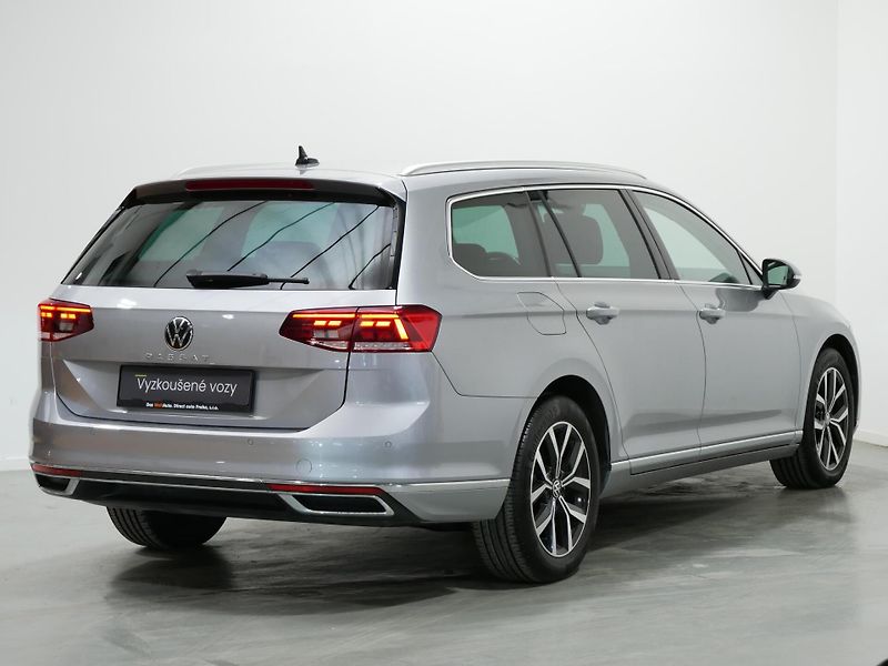 Volkswagen Passat - fotka 2 z 25