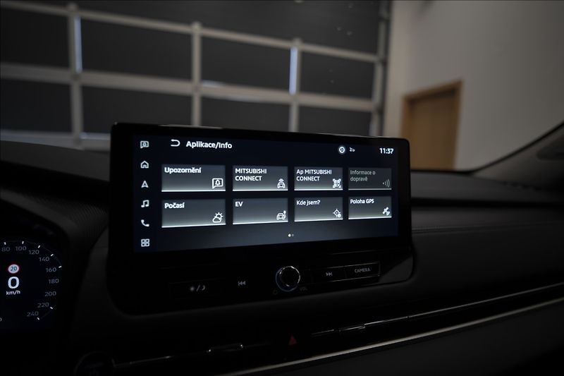 Mitsubishi Outlander 2,4 PHEV INVITE 1728 KM 2x ALU - fotka 34 z 44
