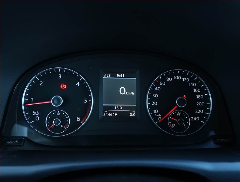 Volkswagen Touran (2013) 1.6 TDI, Tempomat - fotka 11 z 21