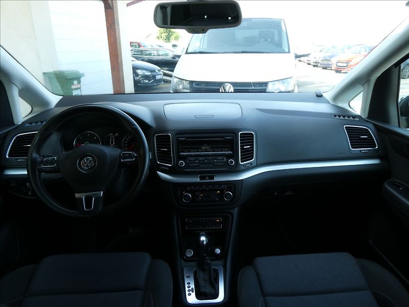 Volkswagen Sharan 2,0 TDi DSG STYLE serviska - fotka 29 z 48