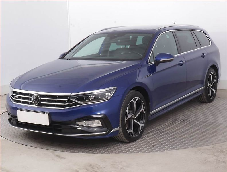 Volkswagen Passat (2022) 2.0 TDI - fotka 2 z 16