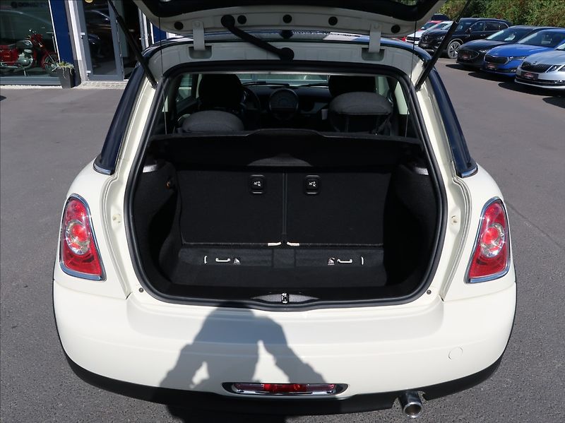 Mini Cooper 1,6 i,90kW,1majČR,automat,53tk - fotka 21 z 25