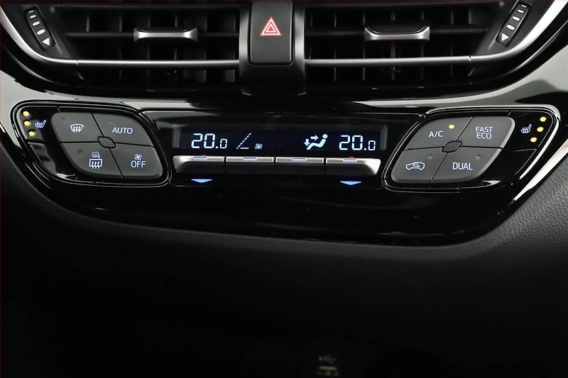 Toyota C-HR (2023) 1.8 Hybrid - fotka 12 z 20