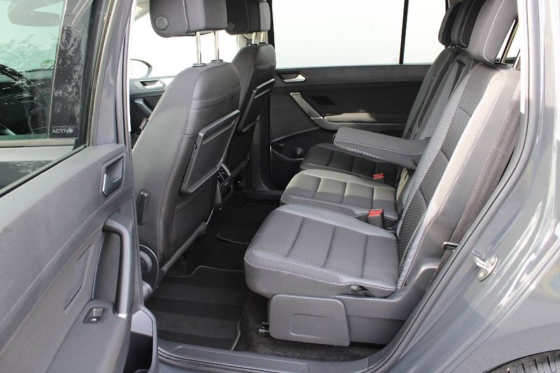 Volkswagen Touran (2023) 2.0 TDI 110kW DSG LED - fotka 13 z 34