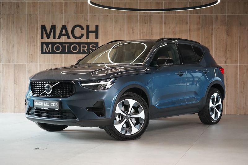 Volvo XC40 B3 Plus Dark, ACC, BLIS - fotografie inzerátu