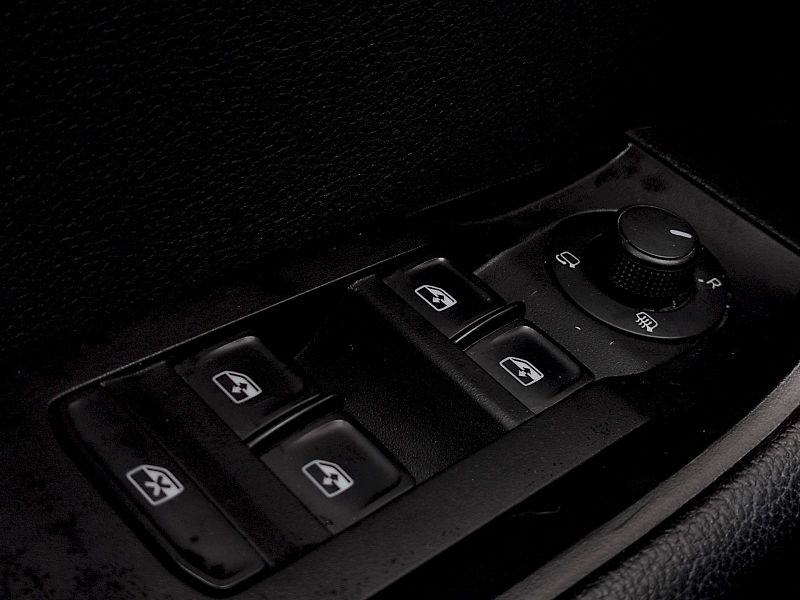 Škoda Superb (2015) Combi Ambition Business  2,0 T - fotka 24 z 36