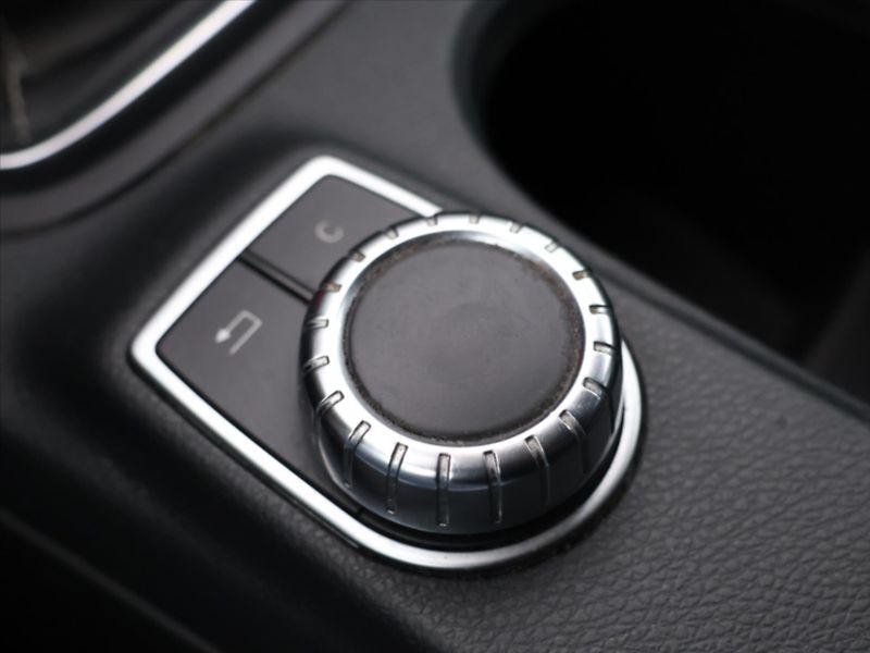 Mercedes-Benz Třídy B 1,6 200i 138kW Navi Xenon - fotka 28 z 37