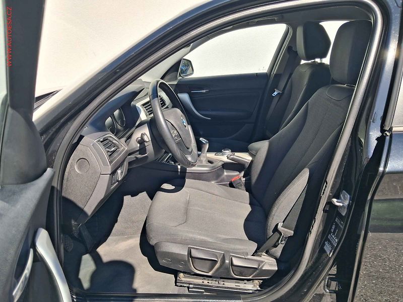 BMW Řada 1 (2017) 2.0i 120i, navi - fotka 9 z 21