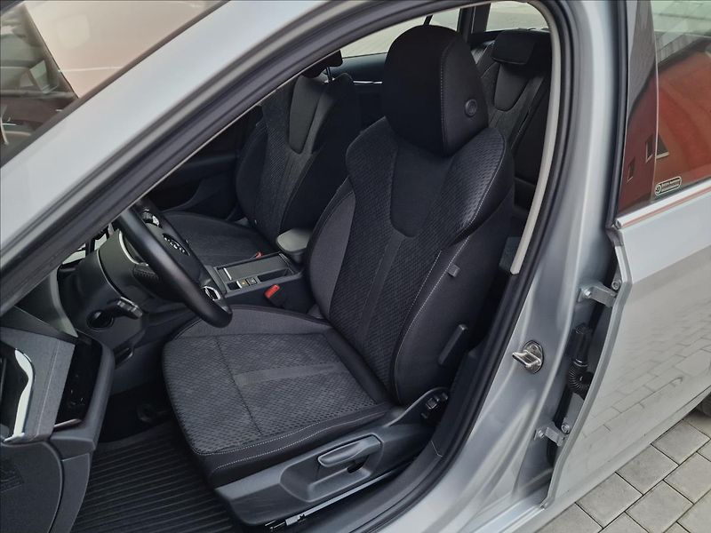 Škoda Octavia 1.5TSI 110kW Style, ČR,1.Maj. - fotka 38 z 50