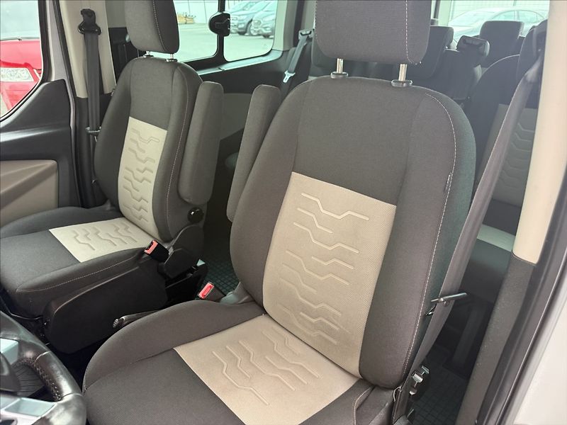 Ford Tourneo Custom 2,2 Titanium 114kW,po servisu - fotka 10 z 29