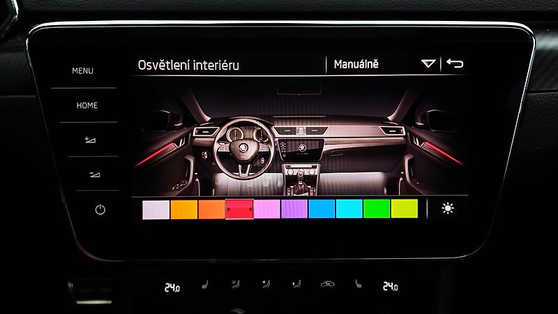 Škoda Superb 2.0TDI 140kW 4x4-WEBA-PANO-DPH - fotka 42 z 49