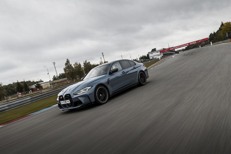 BMW M3 (2022) Comp., XDrive, HUD, Akrapovic - fotka 10 z 32
