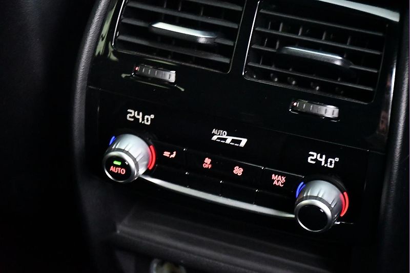 BMW Řada 5 530d xD M-SPORT LASER  - fotka 24 z 46
