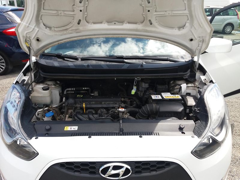 Hyundai ix20 1.6i,92kW,TAŽNY,VÝHŘEV.!! - fotka 18 z 20