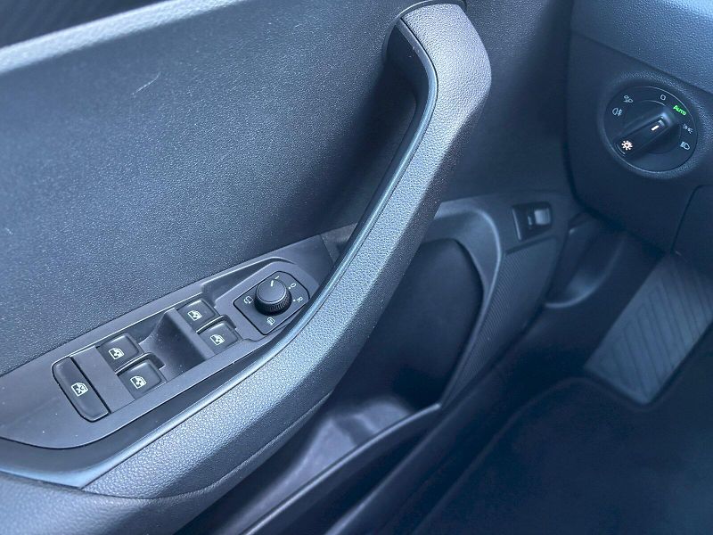 Škoda Karoq (2022) 2.0 TDI 110kW SportLine - fotka 10 z 35