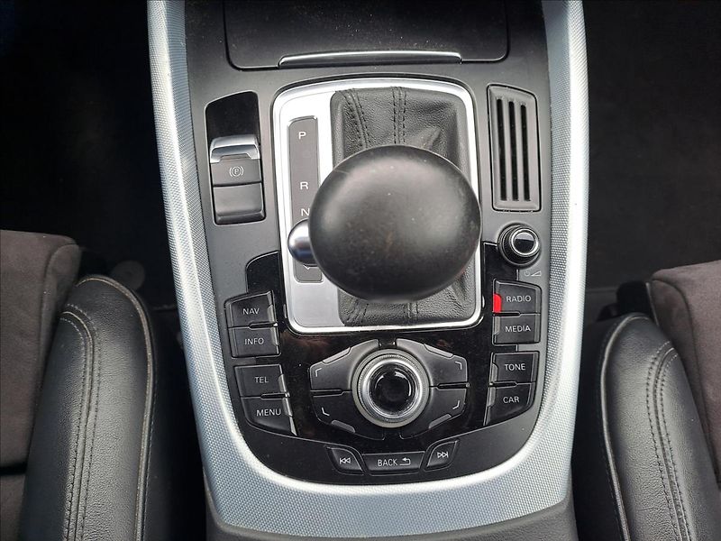 Audi Q5 2,0 TFSI HYBRID QUATTRO - fotka 15 z 16