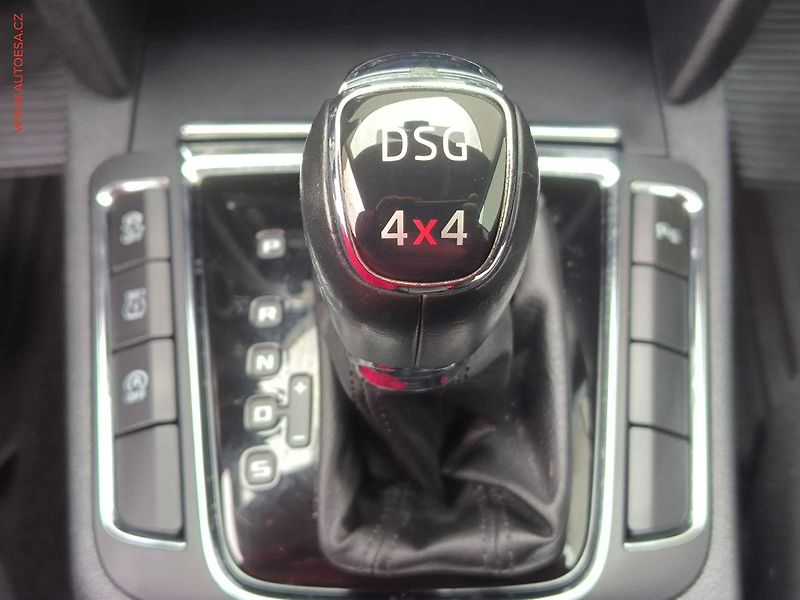Škoda Superb (2014) 2.0 TDi 4x4, ČR, Outdoor, AT - fotka 15 z 22