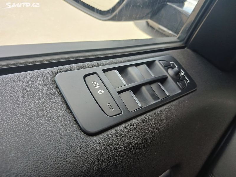 Land Rover Discovery Sport 2.0 HSE 180AUT. - fotka 24 z 43