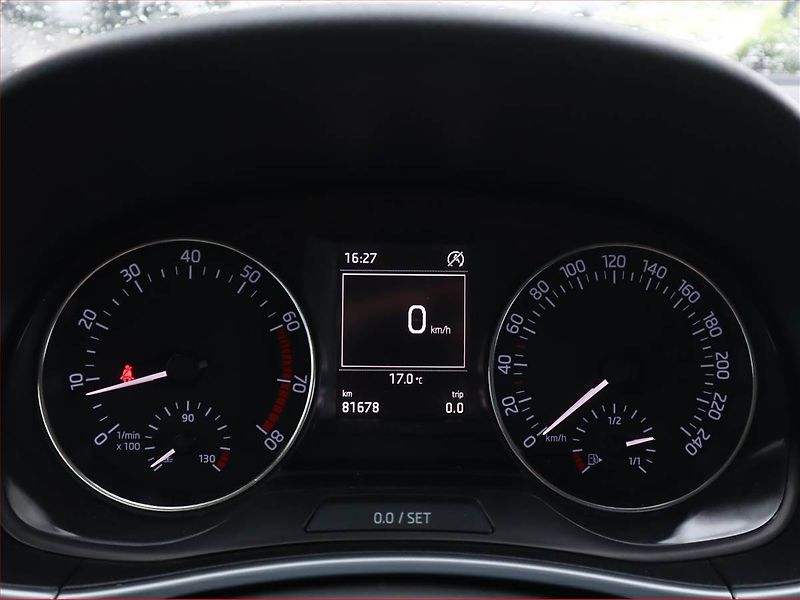 Škoda Fabia (2015) Ambition 1.2 TSI, Serv.kniha - fotka 11 z 16