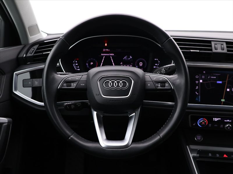 Audi Q3 1,5 35 TFSI S tronic S line CZ - fotka 17 z 33