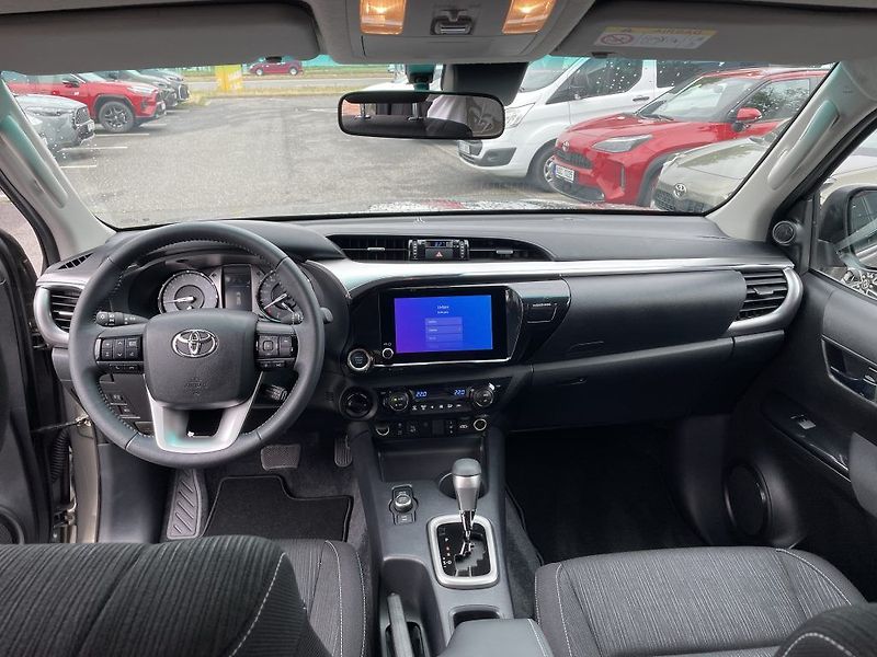 Toyota Hilux 2.8D 6AT Active - fotka 13 z 29