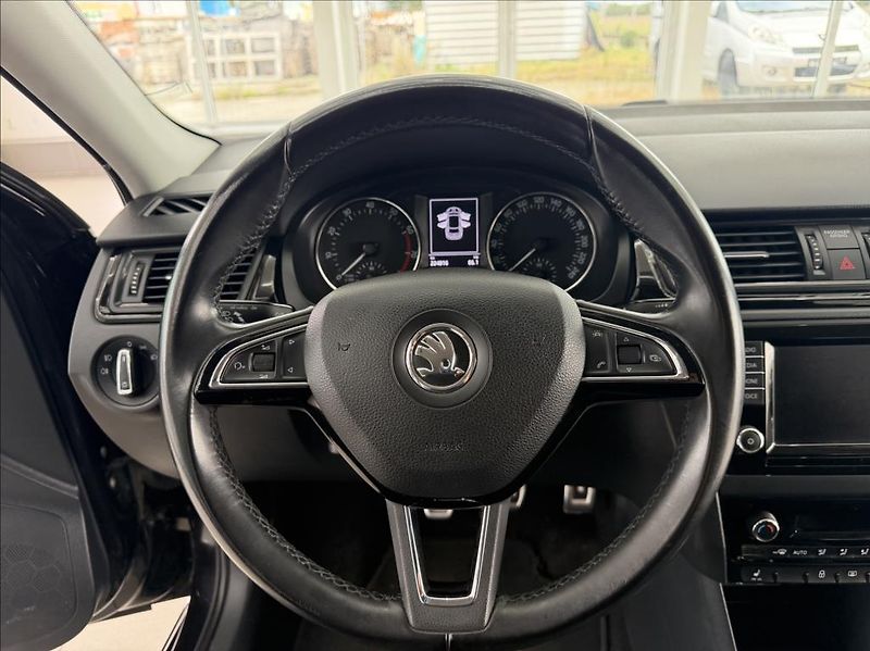 Škoda Rapid 1,2 TSI, Climatronic, CarPlay - fotka 17 z 26