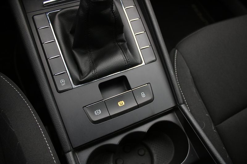 Škoda Superb 1.4 TSI 110kW 1.MAJITEL ČR - fotka 19 z 21