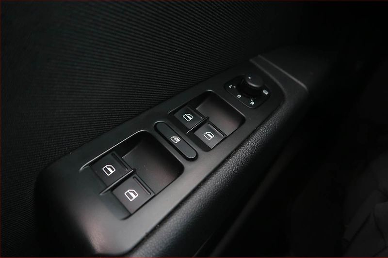 Škoda Superb (2014) 2.0 TDI, Automat, Bi-Xenony - fotka 18 z 18