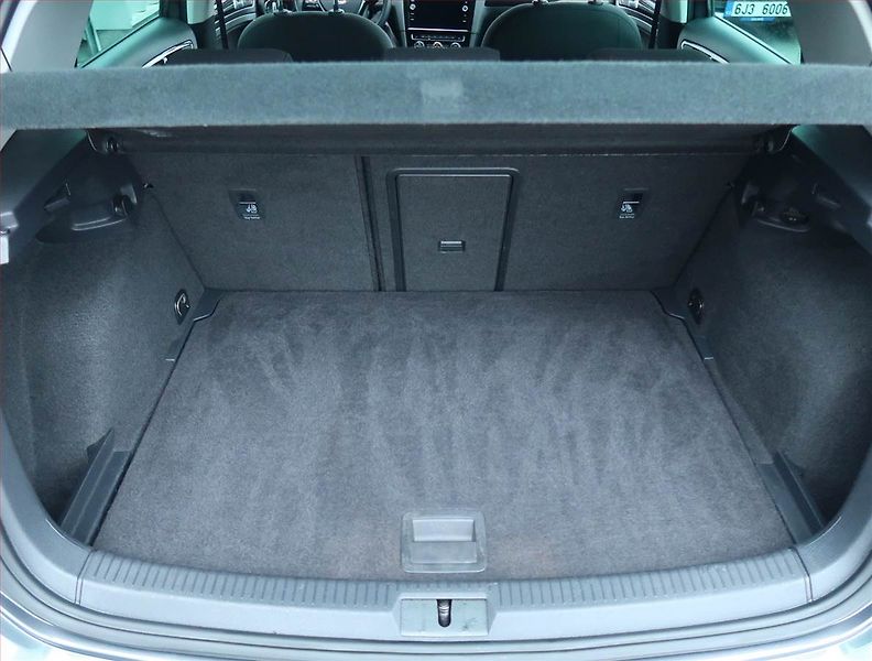 Volkswagen Golf (2017) 1.5 TSI, Navi, Tempomat - fotka 13 z 17
