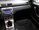 Volkswagen Passat (2007) Business 2.0 TDI, po STK - náhled 8