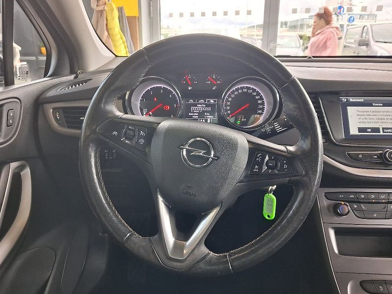 Opel Astra (2022) 1.5CDTi 77kW 2022 - fotka 11 z 15