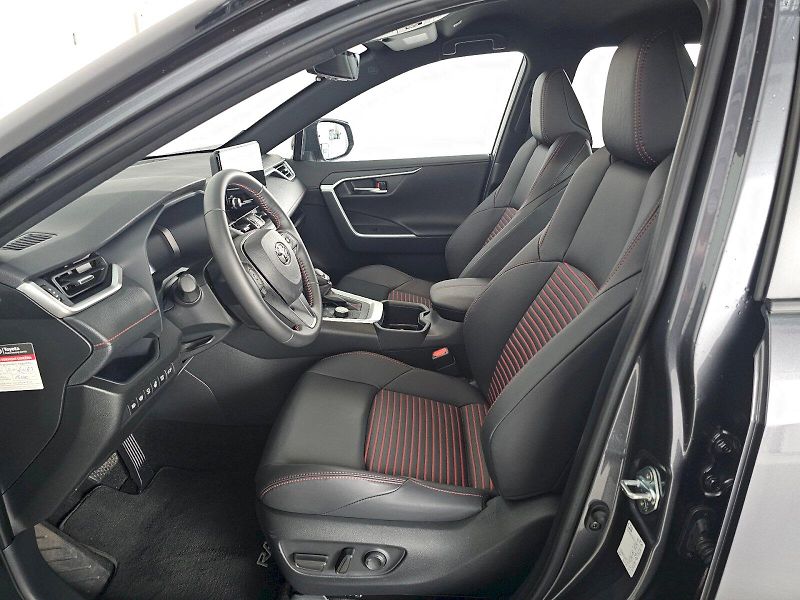 Toyota RAV4 (2025) 2.5PHEV 306k AWD SELECTION - fotka 6 z 31