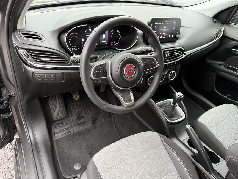 Fiat Tipo 1,6 MultiJet, Cross - fotka 7 z 19