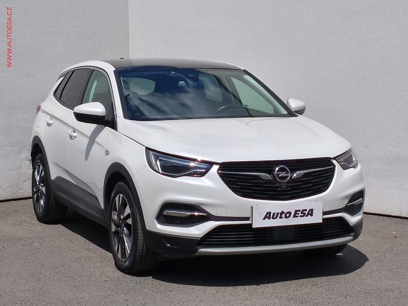 Opel Grandland X (2018) 1.2 PT, Innovation, AT, kůže - fotografie inzerátu