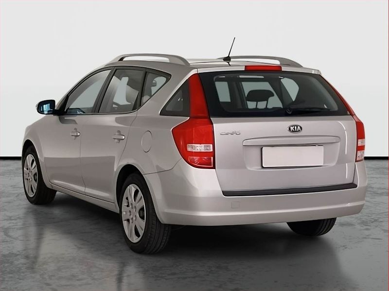 Kia Ceed (2010) 1.6 CVVT, Serv.kniha, po STK - fotka 4 z 16
