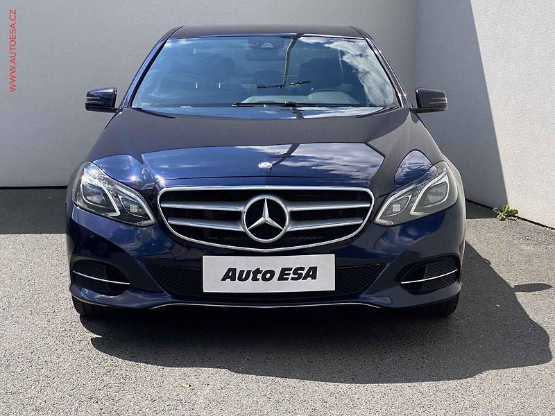 Mercedes-Benz Třídy E (2015) 3.0 CDi E350 4matic - fotka 2 z 22