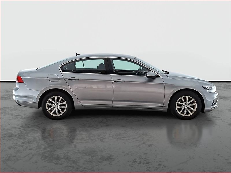Volkswagen Passat (2022) 2.0 TDI - fotka 6 z 16
