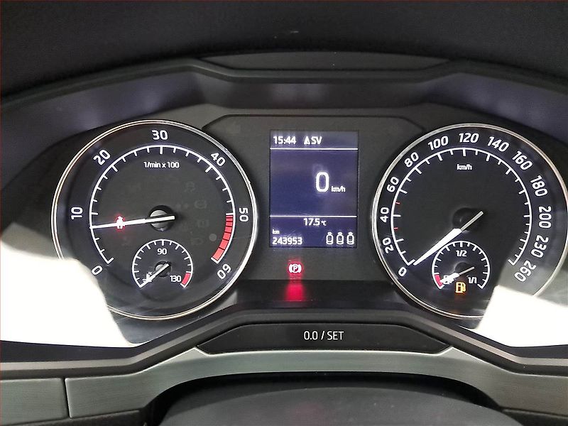 Škoda Superb (2018) Style 2.0 TDI, Serv.kniha - fotka 11 z 17