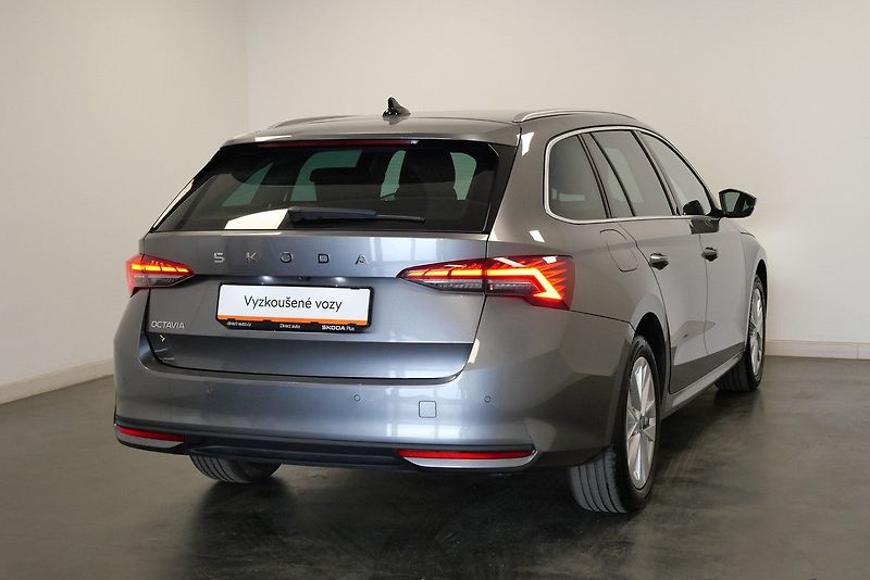 Škoda Octavia - fotka 2 z 24
