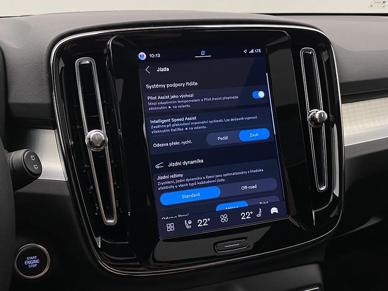 Volvo XC40 (2026) B3 AUT DARK ULTRA  - fotka 64 z 64