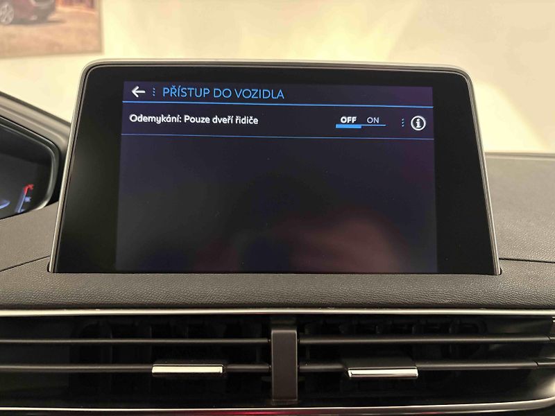 Peugeot 3008 (2018) Allure, 130k MAN6, tažné z. - fotka 26 z 33