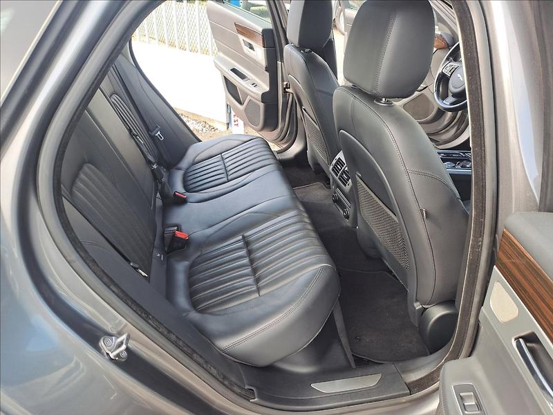 Jaguar XF 2,0 d 132 kW AUT,NAVI,KAMERA - fotka 8 z 21