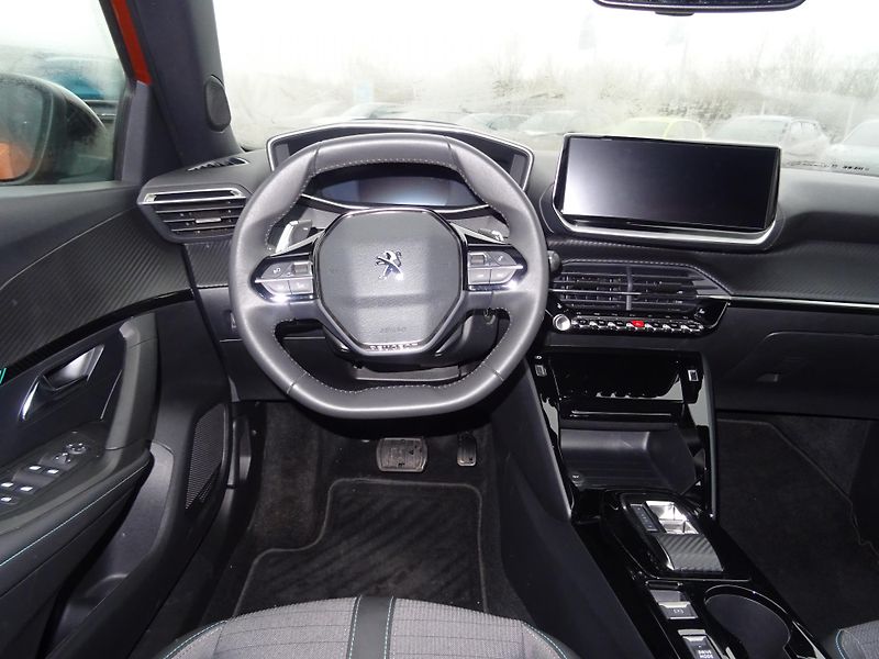 Peugeot 2008 (2023) ALLURE PACK 1.5 BHDi 130k EAT8 - fotka 3 z 41
