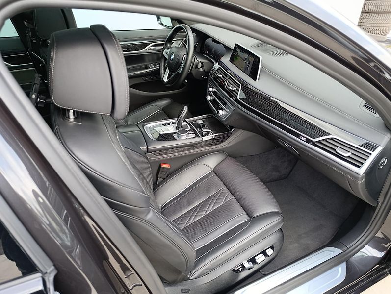 BMW Řada 7 740d xDRIVE DPH - fotka 22 z 42