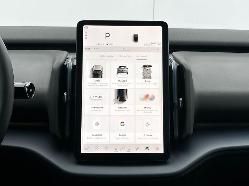 Volvo EX30 Ultra Twin Motor 315kW - fotka 11 z 26